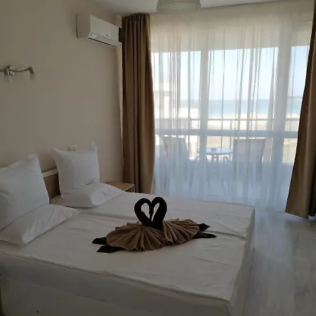 מלון דירות Allure Dobi 4*