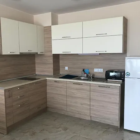 Allure Dobi מלון דירות פרימורסקו